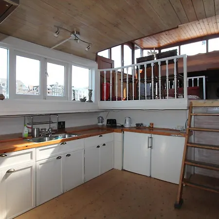 A359 Private Houseboat City Centre *
