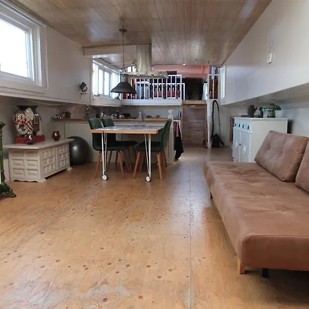 A359 Private Houseboat City Centre
