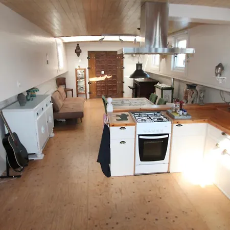 Botel A359 Private Houseboat City Centre *
