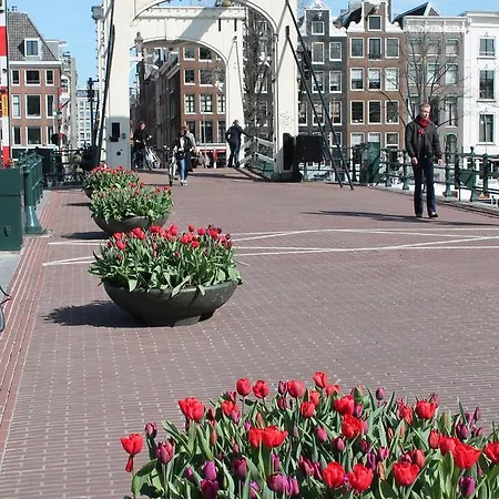 A359 Private Houseboat City Centre Amsterdam