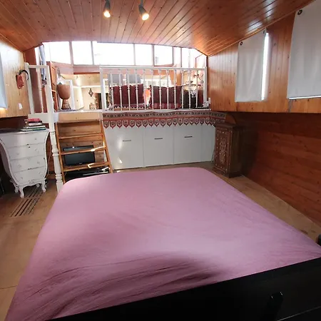 A359 Private Houseboat City Centre *